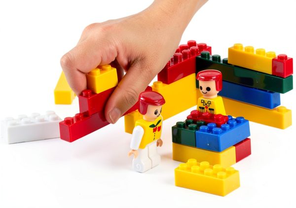 KidKraft Wooden Activity Table 195 Bricks Double‑Sided Surface-8
